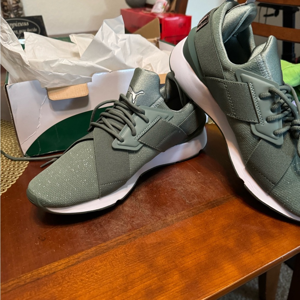 New with tags Puma sparkly olive green shoes